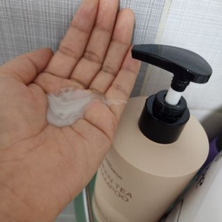 프리마인 더이상 뻣뻣하고 효과없는 탈모샴푸는 NO. 근본부터 케어하는 셀베이스 그린티샴푸(500ml) — 5점을 준 리뷰어가 2023년 5월 올린 사용 사진