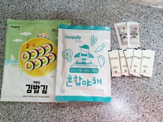 해풀잎 누구나 김밥*1ea [(혼합야채 35g *1ea,  김밥김 (5g, 5ea),  양념간장 (6g, 5ea), 참기름(5g, 2ea)] — 5점을 준 리뷰어가 2022년 7월 올린 사용 사진