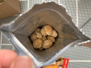 도이퉁 마카다미아 넛 90g  로얄 마카넛 오리지널 쏠트 허니 — 5점을 준 리뷰어가 2021년 3월 올린 사용 사진