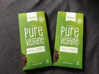 당류2g 자일리톨로 단맛을낸 슈카 퓨어비건 무설탕초콜릿 Xucker vegan 2개입 — 5점을 준 리뷰어가 2021년 4월 올린 사용 사진