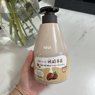 [과일나라] 피부가 마시는 커피우유 바디클렌저&바디로션 — 3.5점을 준 리뷰어가 2022년 3월 올린 사용 사진