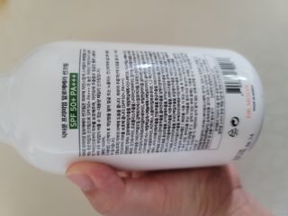 [닥터문] 프리미엄 알로에베라 선크림 500ml — 5점을 준 리뷰어가 2022년 6월 올린 사용 사진