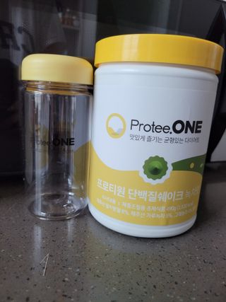 프로티원 단백질쉐이크 녹차맛 2주분 1통+보틀 — 5점을 준 리뷰어가 2021년 4월 올린 사용 사진