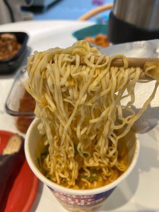 NISSIN 닛신 컵누들  4종 - 씨푸드오리지날, 씨푸드 스파이시, 씨푸드 커리, 씨푸드 XO소스 — 5점을 준 리뷰어가 2023년 1월 올린 사용 사진