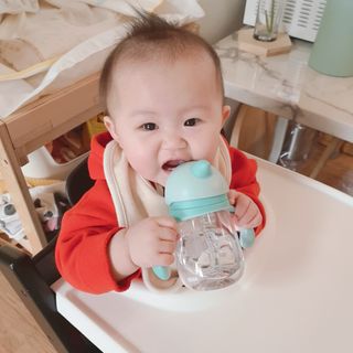유비맘 트라이탄 코니빨대컵_컬러 랜덤 발송 — 5점을 준 리뷰어가 2021년 1월 올린 사용 사진