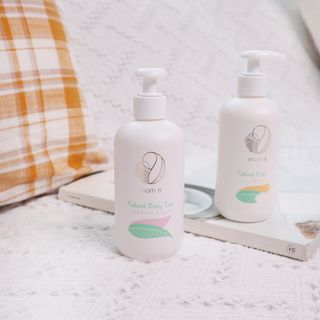 mom e 맘이 내추럴 베이비 케어 샴푸앤바스+로션 — 5점을 준 리뷰어가 2021년 1월 올린 사용 사진