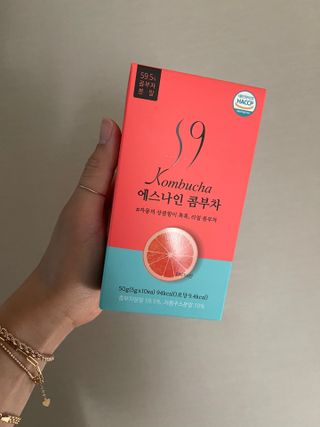 리넥무역 에스나인 콤부차 건강발효 콤부함량59 자몽 5gx10포 — 5점을 준 리뷰어가 2021년 8월 올린 사용 사진