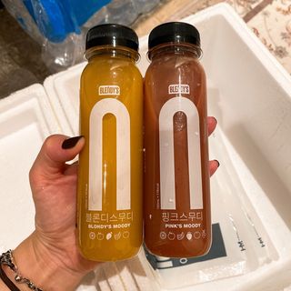 BLENDY'S 핑크 스무디+블론디 스무디 — 5점을 준 리뷰어가 2021년 9월 올린 사용 사진