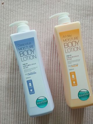 [과일나라] 바세린 모이스처 바디로션 1000ml 2종 — 5점을 준 리뷰어가 2021년 10월 올린 사용 사진