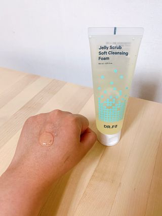 닥터에프파이브 젤리스크럽 소프트 클렌징폼 120ml — 5점을 준 리뷰어가 2022년 5월 올린 사용 사진
