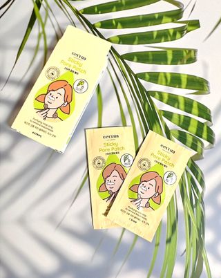 세뚜아(Cettua) 세뚜아 스티키 포어 패치 Cettua Sticky Pore Patch — 3.5점을 준 리뷰어가 2023년 7월 올린 사용 사진