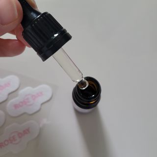 라라로즈데이 시즌2 천연 아로마오일 Y존 케어 속옷향수 이너퍼퓸 5ml  여성의 자존감을 UP시키자 — 5점을 준 리뷰어가 2021년 9월 올린 사용 사진