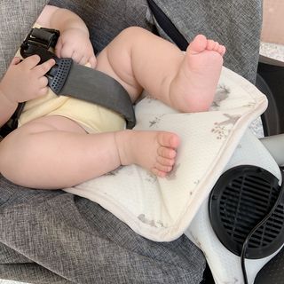 베베누보 윈디 통풍 쿨시트 유모차 카시트 2in1 라이너 — 4점을 준 리뷰어가 2021년 7월 올린 사용 사진