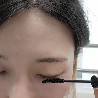 더소설 소설 블랙아이래쉬 세럼 10g(SOSEOL BLACK EYELASH SERUM 10g) — 5점을 준 리뷰어가 2023년 6월 올린 사용 사진