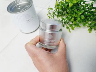 CRE8SKIN(크리에이트스킨) 화사한크림 — 5점을 준 리뷰어가 2022년 3월 올린 사용 사진