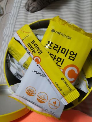 서울약사신협 프리미엄비타민C1000_2.5G x 100포 — 5점을 준 리뷰어가 2021년 5월 올린 사용 사진
