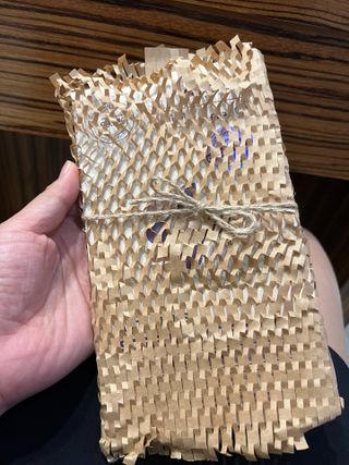 아클리브 Eco 항균 항바이러스 액정 보호필름(iPhone) — 5점을 준 리뷰어가 2022년 8월 올린 사용 사진