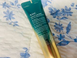 [NEW 탄력유턴 아이크림] AHC 유스 래스팅 리얼 아이크림 포 페이스 — 5점을 준 리뷰어가 2021년 3월 올린 사용 사진