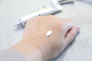 아이디플라코스메틱 아이디 브이로직 플러스 크림 15ml X 4EA — 4.5점을 준 리뷰어가 2022년 5월 올린 사용 사진