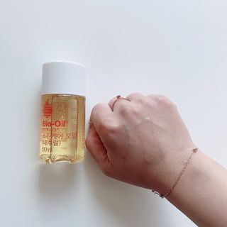 바이오오일 [바이오-오일] 스킨케어 오일 내추럴 60ml — 4.5점을 준 리뷰어가 2022년 1월 올린 사용 사진