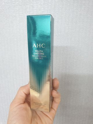 [NEW 탄력유턴 아이크림] AHC 유스 래스팅 리얼 아이크림 포 페이스 — 5점을 준 리뷰어가 2021년 2월 올린 사용 사진