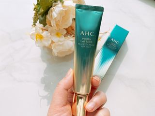 [NEW 탄력유턴 아이크림] AHC 유스 래스팅 리얼 아이크림 포 페이스 — 5점을 준 리뷰어가 2021년 2월 올린 사용 사진