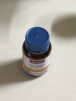 Swisse 스위스 데일리 이뮨 프로바이오틱스 10억, 30정 — 5점을 준 리뷰어가 2021년 3월 올린 사용 사진