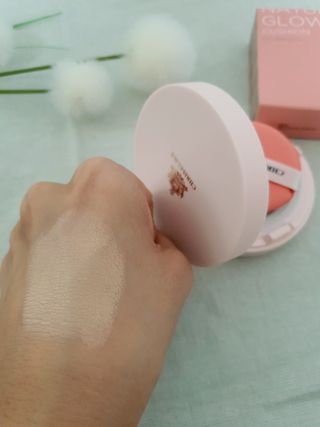 [크리스앤릴리] 내츄럴 글로우 97쿠션 — 5점을 준 리뷰어가 2022년 9월 올린 사용 사진