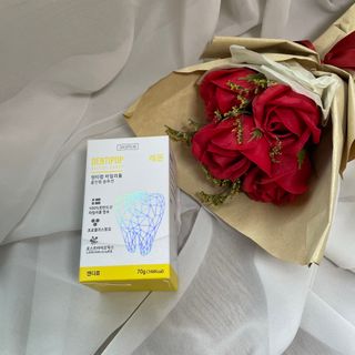 작심연구소 구취제거+충치예방+치아화이트닝 마법의 캔디 덴티팝3종(맛 랜덤 발송) — 5점을 준 리뷰어가 2022년 5월 올린 사용 사진