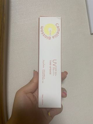 제주인디 카멜리아 블러썸 선크림 — 5점을 준 리뷰어가 2023년 9월 올린 사용 사진