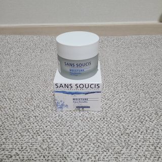 산수시 아쿠아 베네핏 24h 수부지 물광 속건조 수분크림 50ml — 5점을 준 리뷰어가 2021년 6월 올린 사용 사진