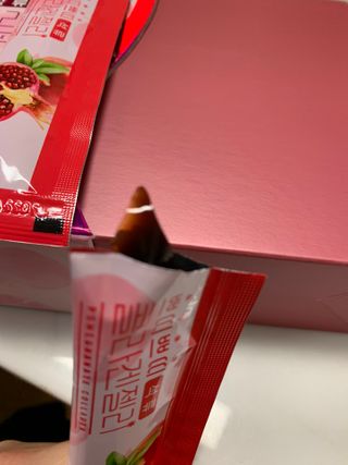 헬스업_쁘띠쁘띠석류콜라겐젤리_20g x 14포 — 5점을 준 리뷰어가 2021년 1월 올린 사용 사진