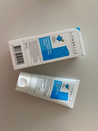 랑벨 수퍼내츄럴 아쿠아 수딩 크림 100ml — 5점을 준 리뷰어가 2022년 4월 올린 사용 사진