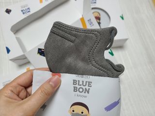 [블루 본 아이노우] 유아용 컬러마스크 40 PCS SET 2중 택 1 — 5점을 준 리뷰어가 2021년 5월 올린 사용 사진