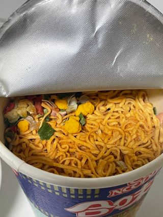 NISSIN 닛신 컵누들  4종 - 씨푸드오리지날, 씨푸드 스파이시, 씨푸드 커리, 씨푸드 XO소스 — 5점을 준 리뷰어가 2022년 2월 올린 사용 사진