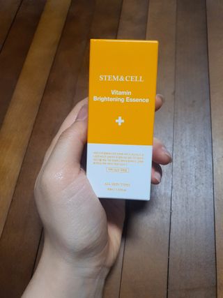 체르엠 스템앤셀 비타민 브라이트닝 에센스 30ml 1개 — 4점을 준 리뷰어가 2021년 12월 올린 사용 사진