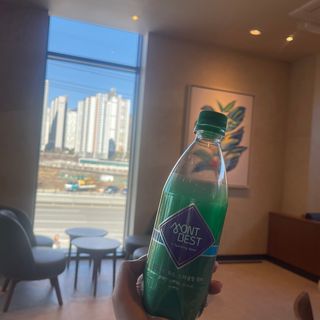 몽베스트 Montbest with Sparkling water Plain 20병 — 5점을 준 리뷰어가 2023년 3월 올린 사용 사진