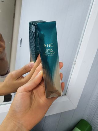 [NEW 탄력유턴 아이크림] AHC 유스 래스팅 리얼 아이크림 포 페이스 — 5점을 준 리뷰어가 2021년 2월 올린 사용 사진