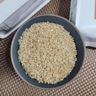 고림상점 풍부한 햇살과 바닷바람이 키우는 강화 교동 쌀 [백미1kg, 현미 1kg] 세트 — 5점을 준 리뷰어가 2021년 12월 올린 사용 사진