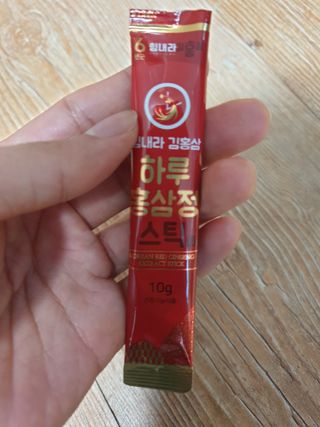 힘내라김홍삼 하루홍삼정스틱 10g x 30포 — 4점을 준 리뷰어가 2021년 4월 올린 사용 사진