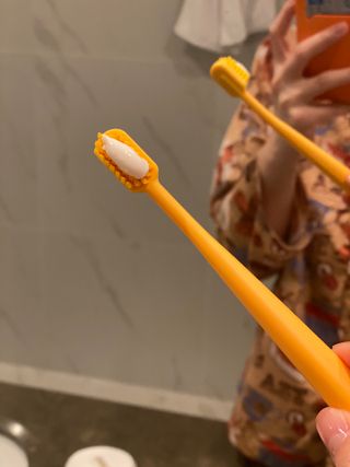 프로그 윌로우 칫솔 6245 울트라소프트 — 5점을 준 리뷰어가 2022년 4월 올린 사용 사진