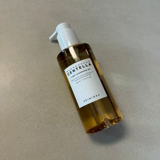 스킨1004 [SKIN1004] 마다가스카르 센텔라 라이트 클렌징 오일 200ml — 5점을 준 리뷰어가 2024년 8월 올린 사용 사진