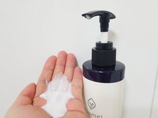 유메이 웰니스 샴푸 + 유메이 스칼프 브러쉬 — 4점을 준 리뷰어가 2022년 1월 올린 사용 사진