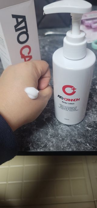 아토캐논(ATO CANNON) 아토캐논 고보습 바디로션 200ml — 4점을 준 리뷰어가 2023년 1월 올린 사용 사진