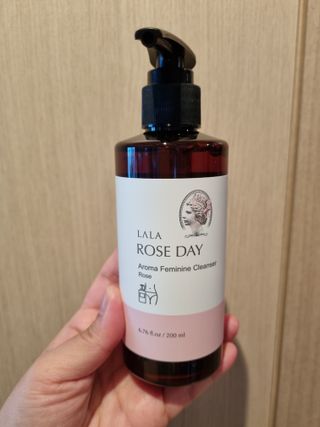 라라로즈데이 시즌2 여성청결제 200ml 아로마 페미민 클렌저, 독일더마인증 — 3점을 준 리뷰어가 2021년 9월 올린 사용 사진
