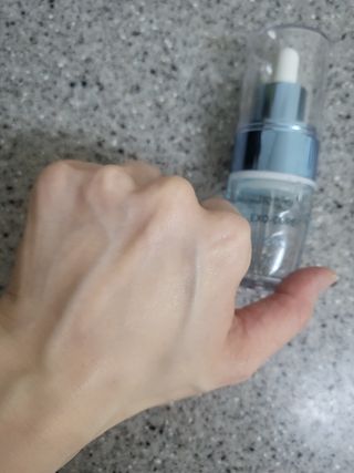 나우 [리브엠] 화해 1등 수분앰플 , 엑소코어 워터풀 텐션 앰플 — 5점을 준 리뷰어가 2023년 6월 올린 사용 사진