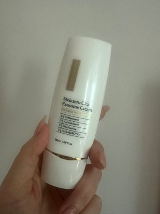 하이브리온 [쿠팡]멜라제로 시카엑소좀 크림 50ml PDRN 줄기세포 주름 미백기능성 피부과 병원입점, 1개, 50g — 5점을 준 리뷰어가 2025년 7월 올린 사용 사진