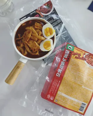 [푸딩팩토리] 요즘누들떡볶이540g + 매콤누들떡볶이 470g — 5점을 준 리뷰어가 2022년 9월 올린 사용 사진