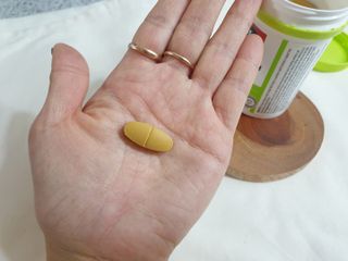 Swisse 스위스 고함량 밀크씨슬 35,000mg 60정 — 5점을 준 리뷰어가 2021년 11월 올린 사용 사진