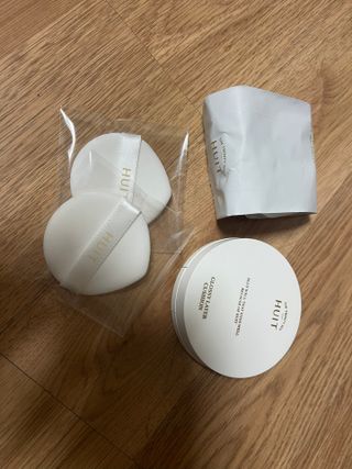 위뜨 글로시 레이어 쿠션 — 5점을 준 리뷰어가 2022년 7월 올린 사용 사진